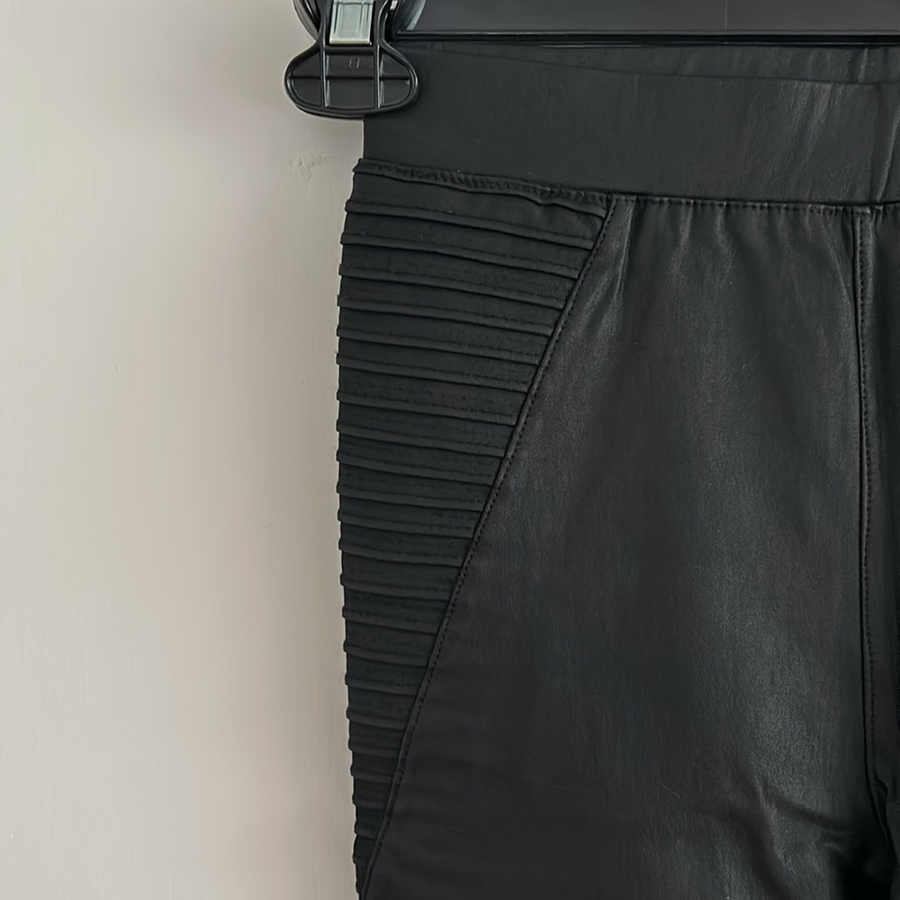 Black Pleather Skinny Pants ✨like new✨